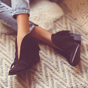 ❌SOLD❌ Matisse Coconuts Black Fringe Booties